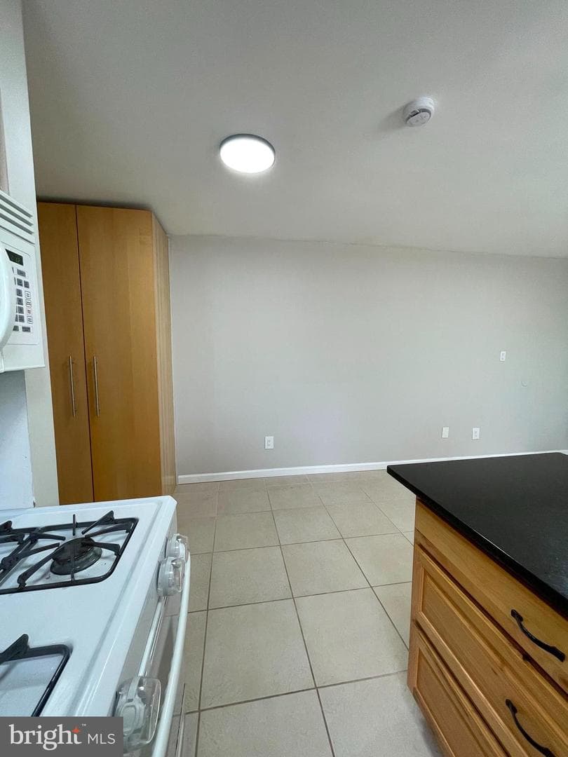 2301 Farrington #301 photo 6