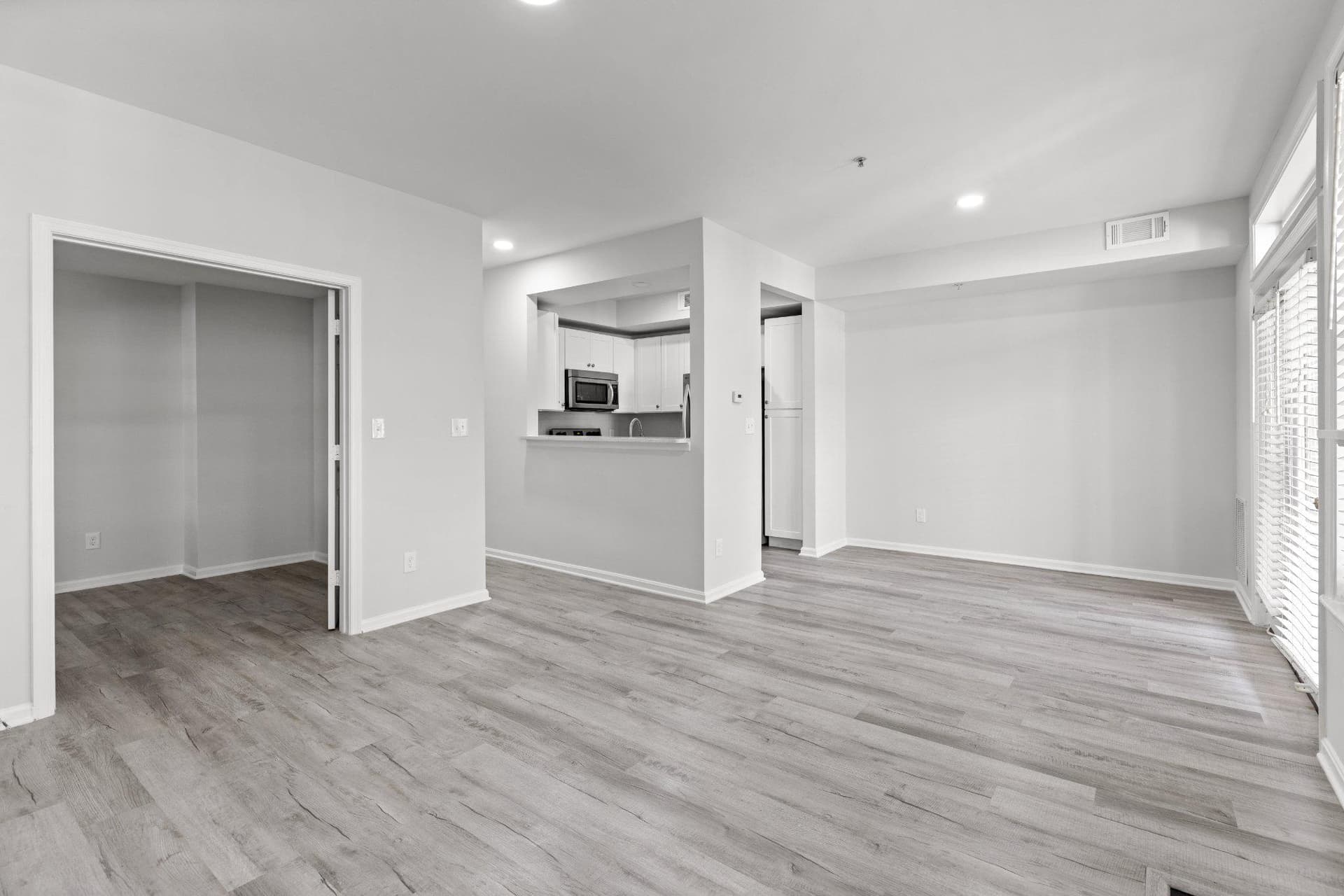 1318 Garden Wall Circle #213 photo 4