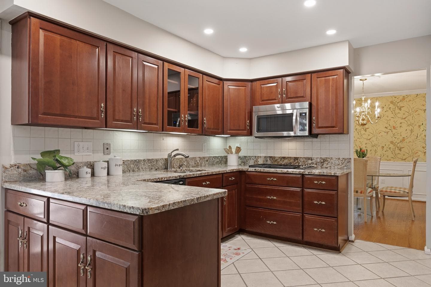 7118 Devonshire Road photo 24