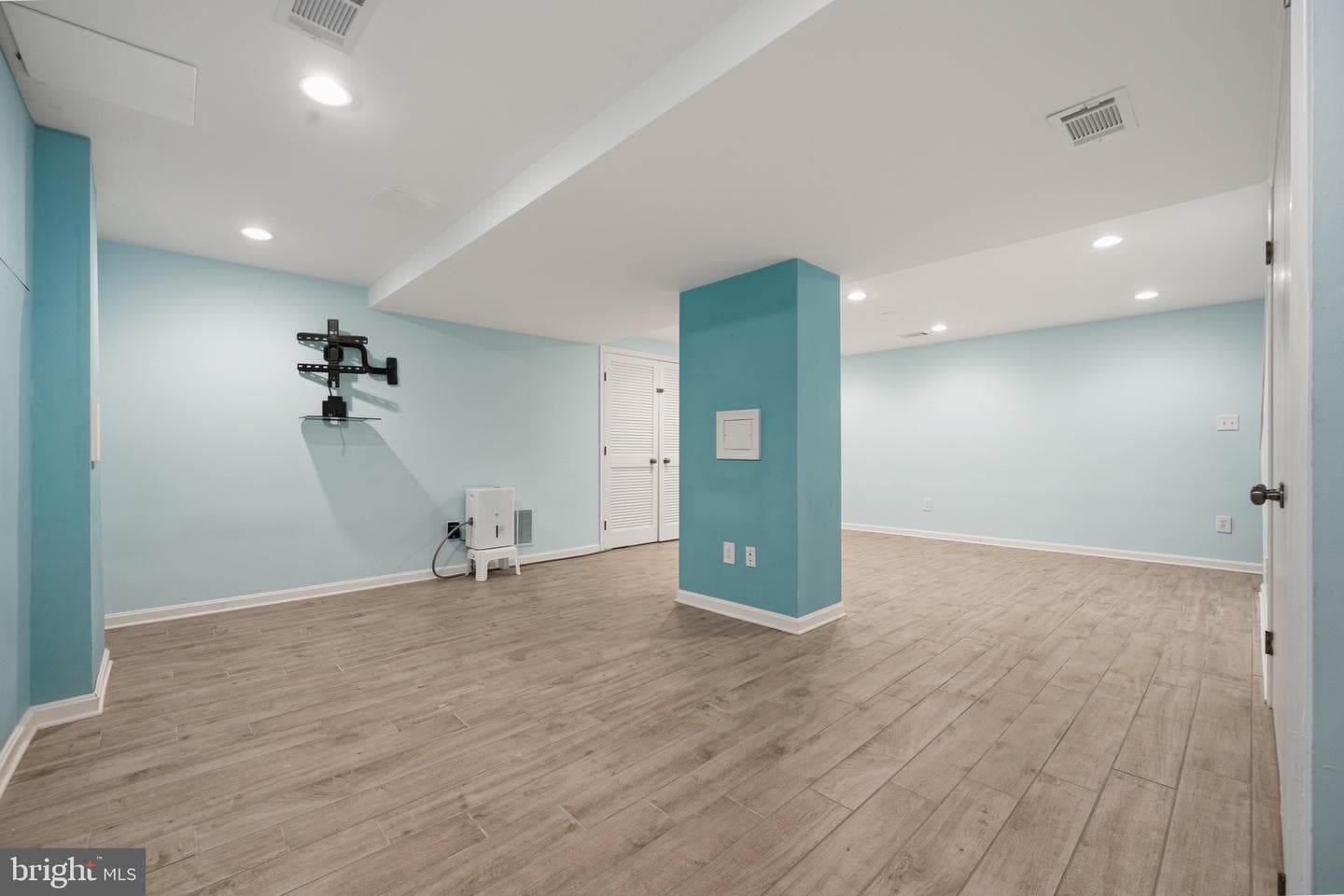 7118 Devonshire Road photo 45