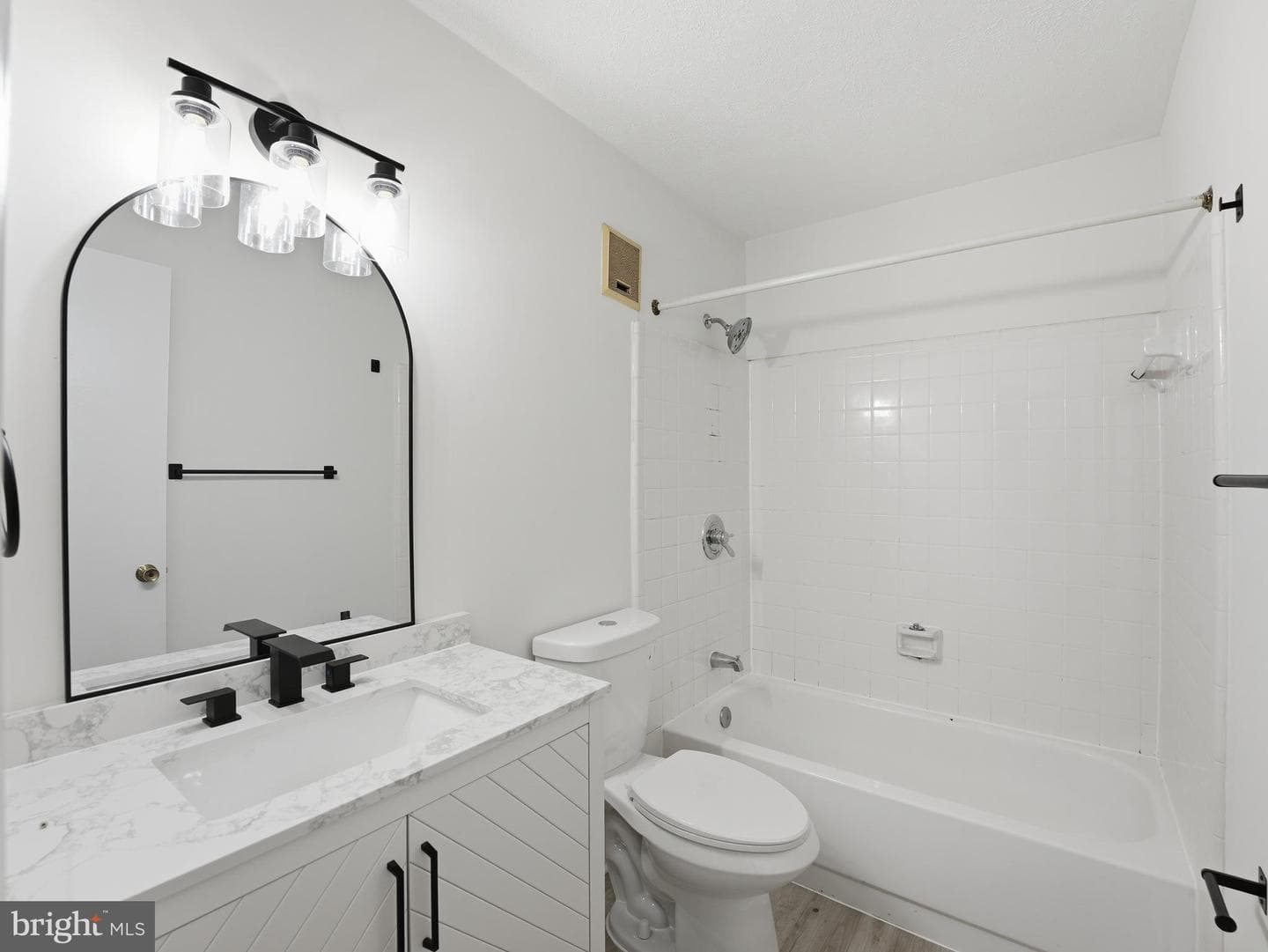 10120 Oakton Terrace Road photo 11