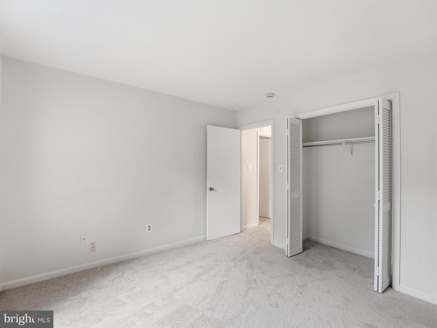 10120 Oakton Terrace Road photo 5