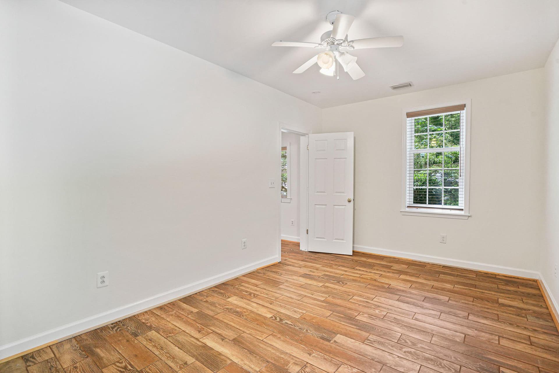 7712 Dolly Drive photo 32