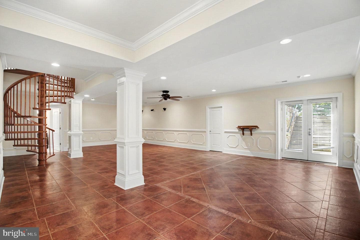 5985 Saint Catherines Lane photo 34