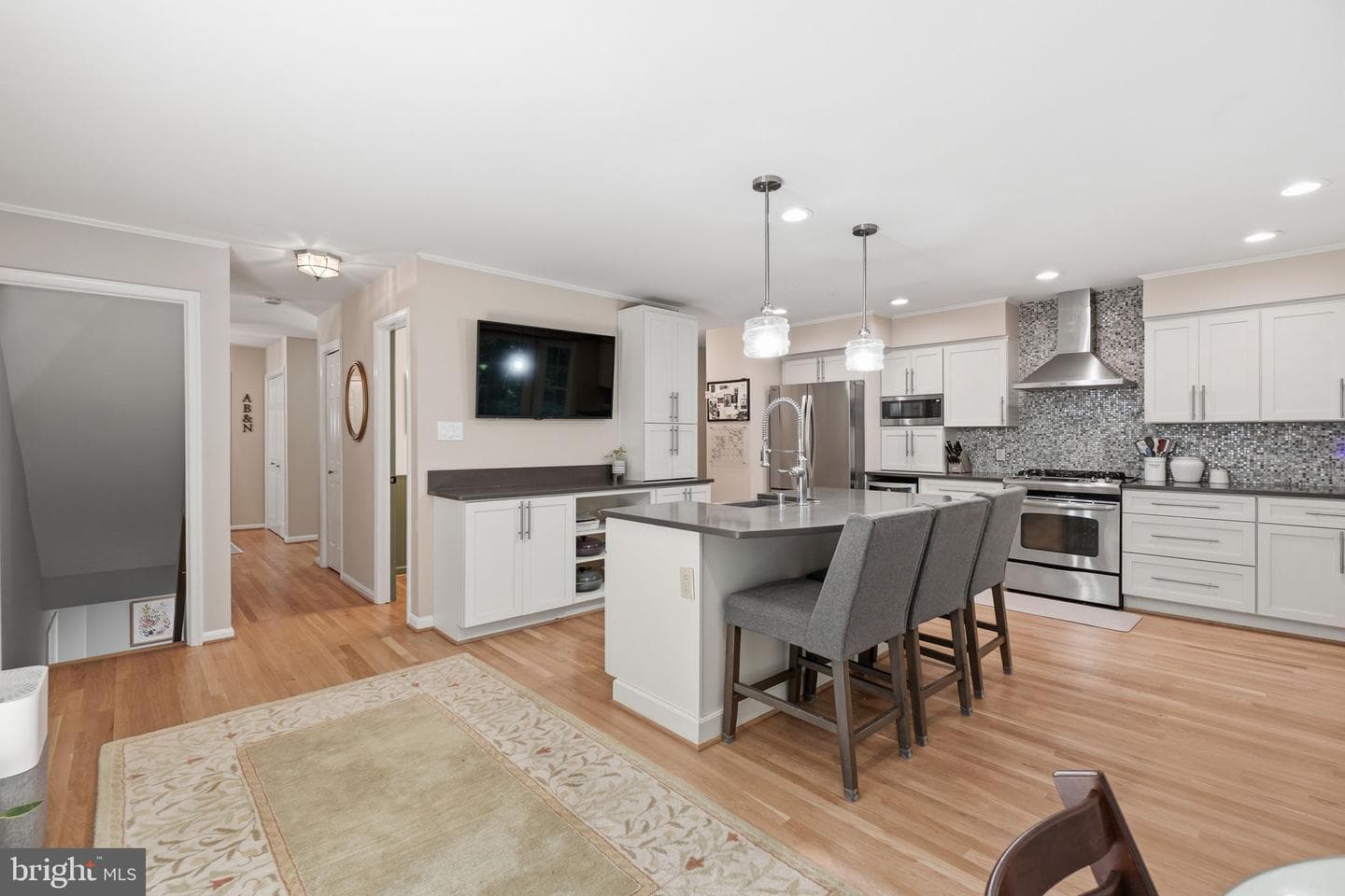 9235 Northedge Drive photo 3