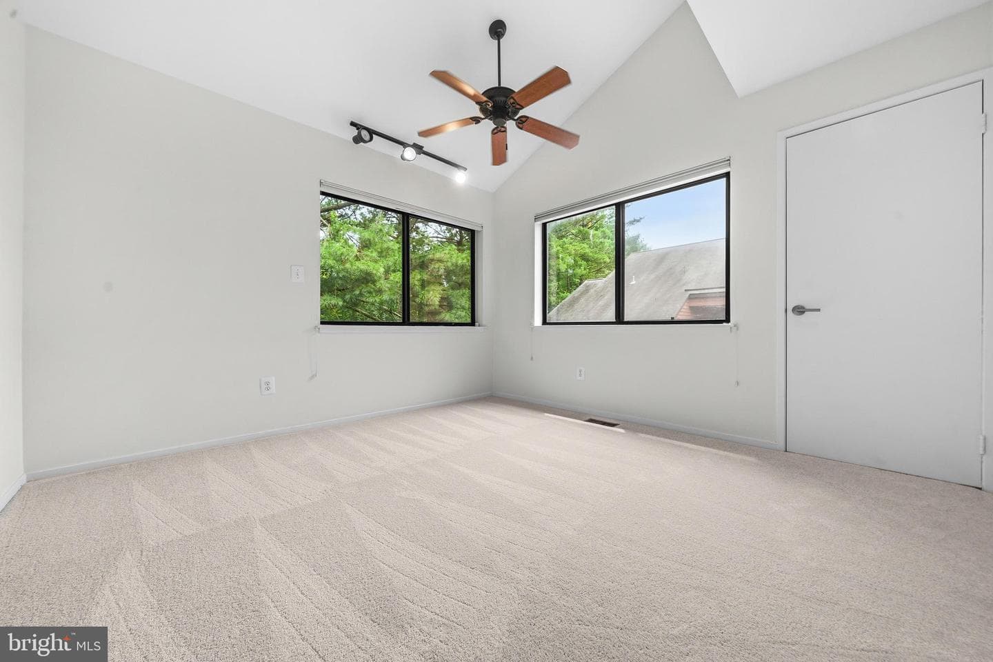 2105 South Bay Lane photo 40