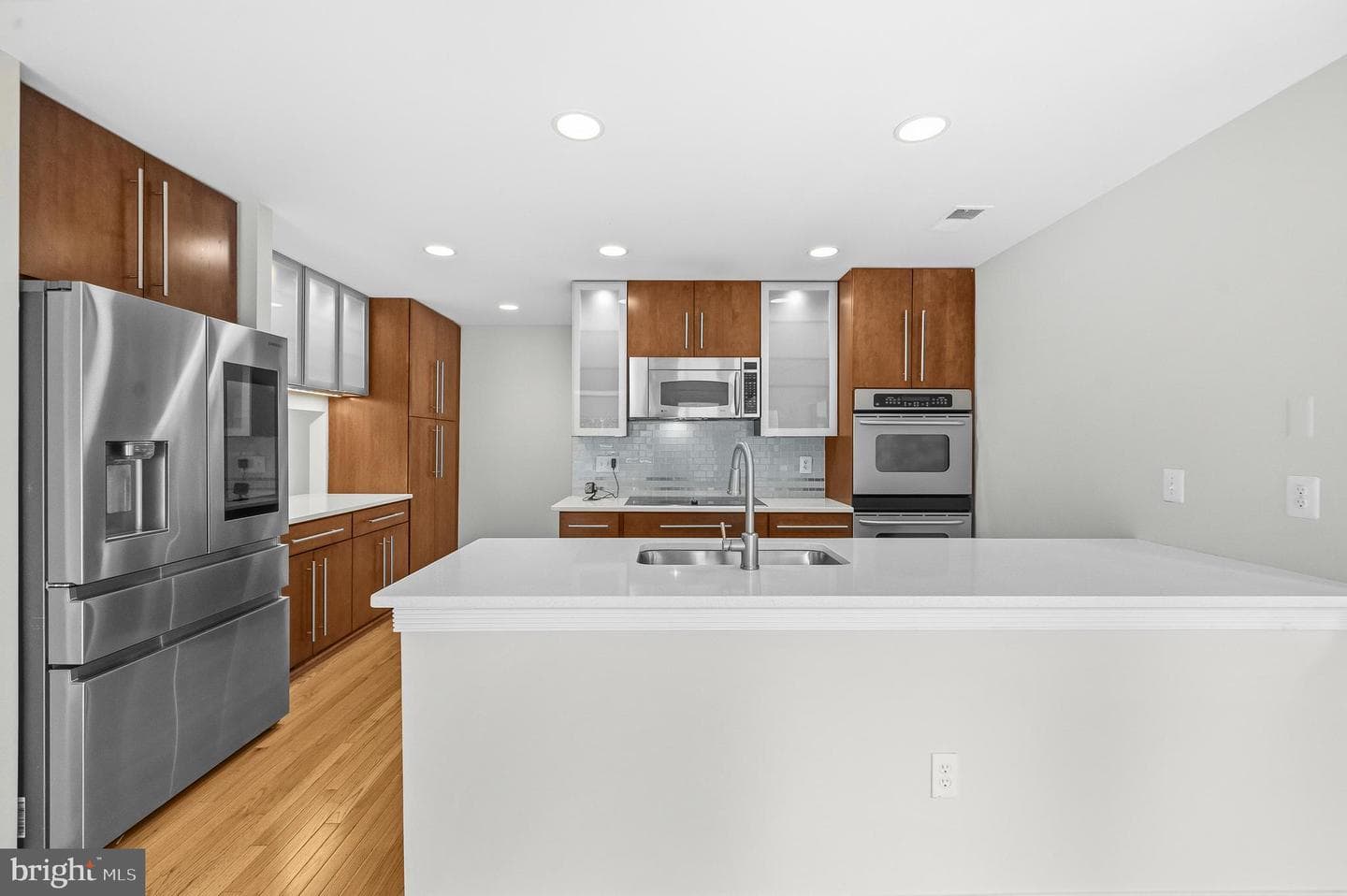 2105 South Bay Lane photo 9