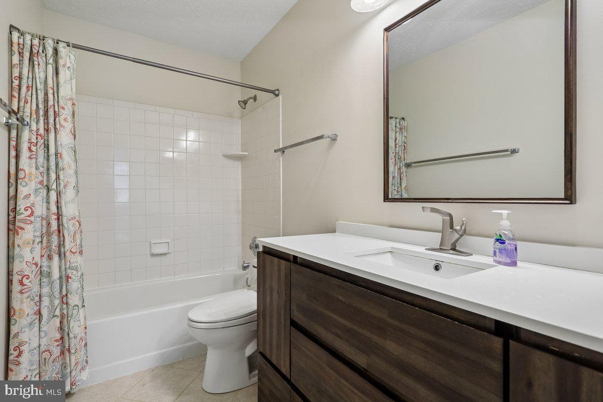 900 Barker Hill Road photo 22
