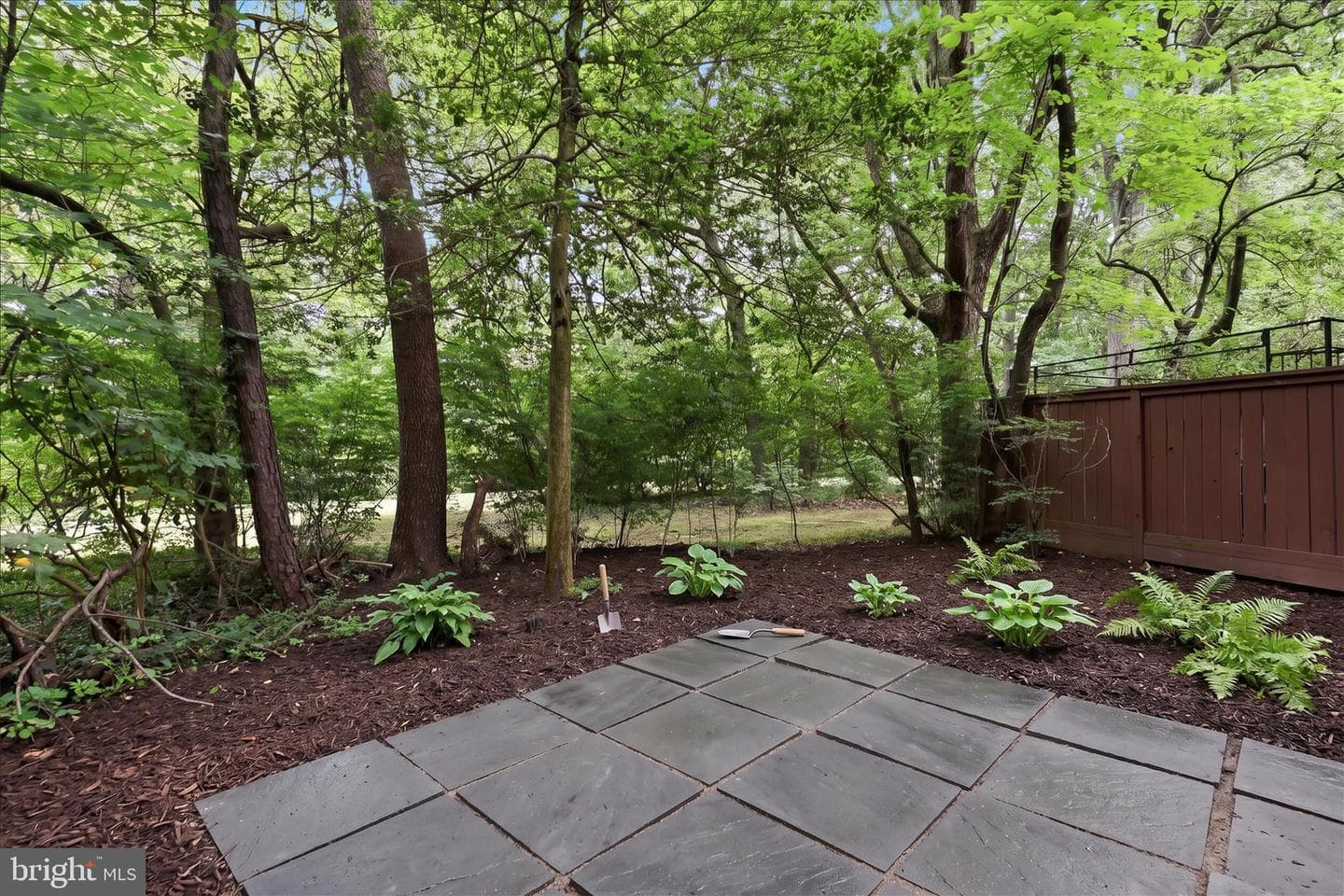 2043 Wethersfield Court photo 2