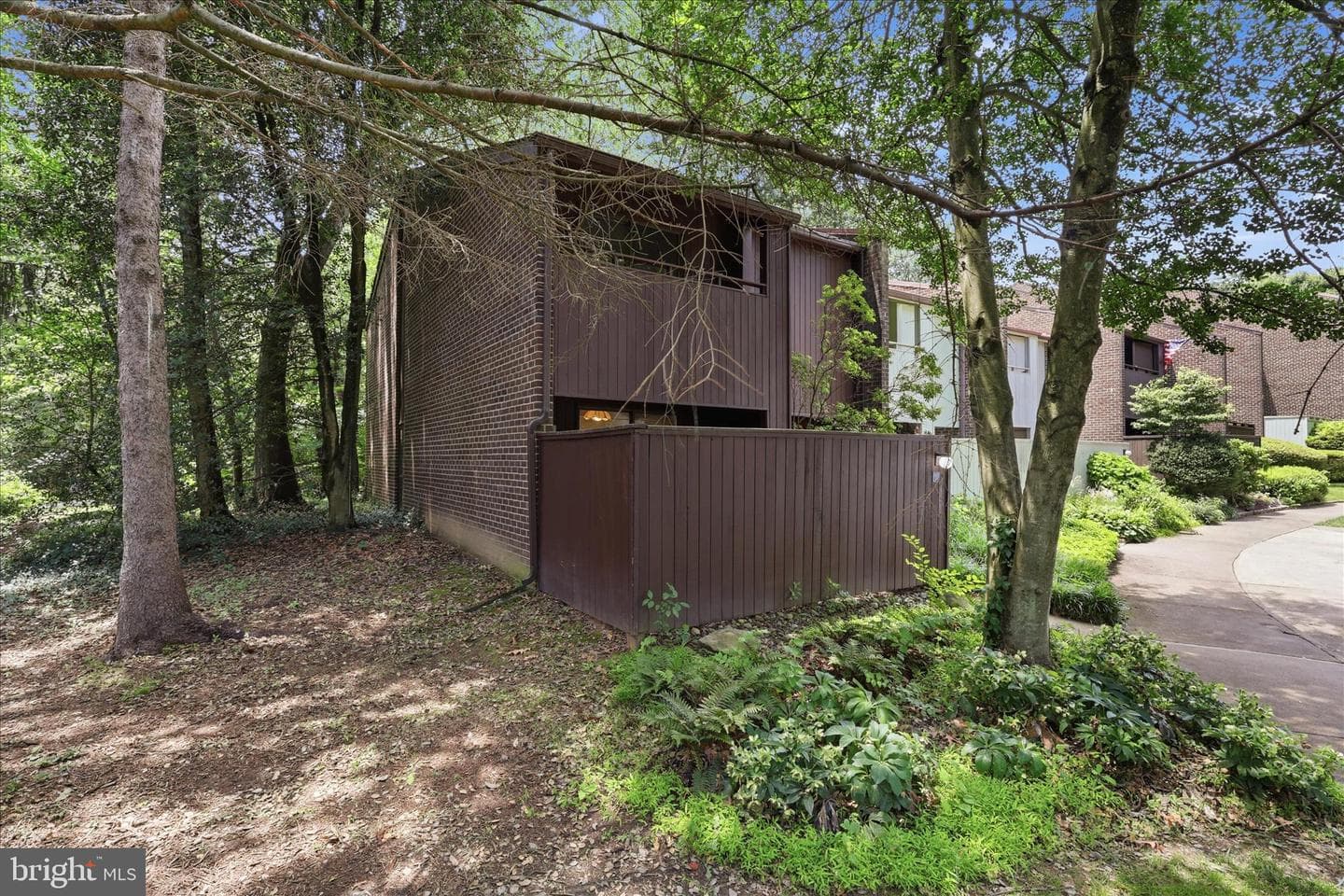 2043 Wethersfield Court photo 40