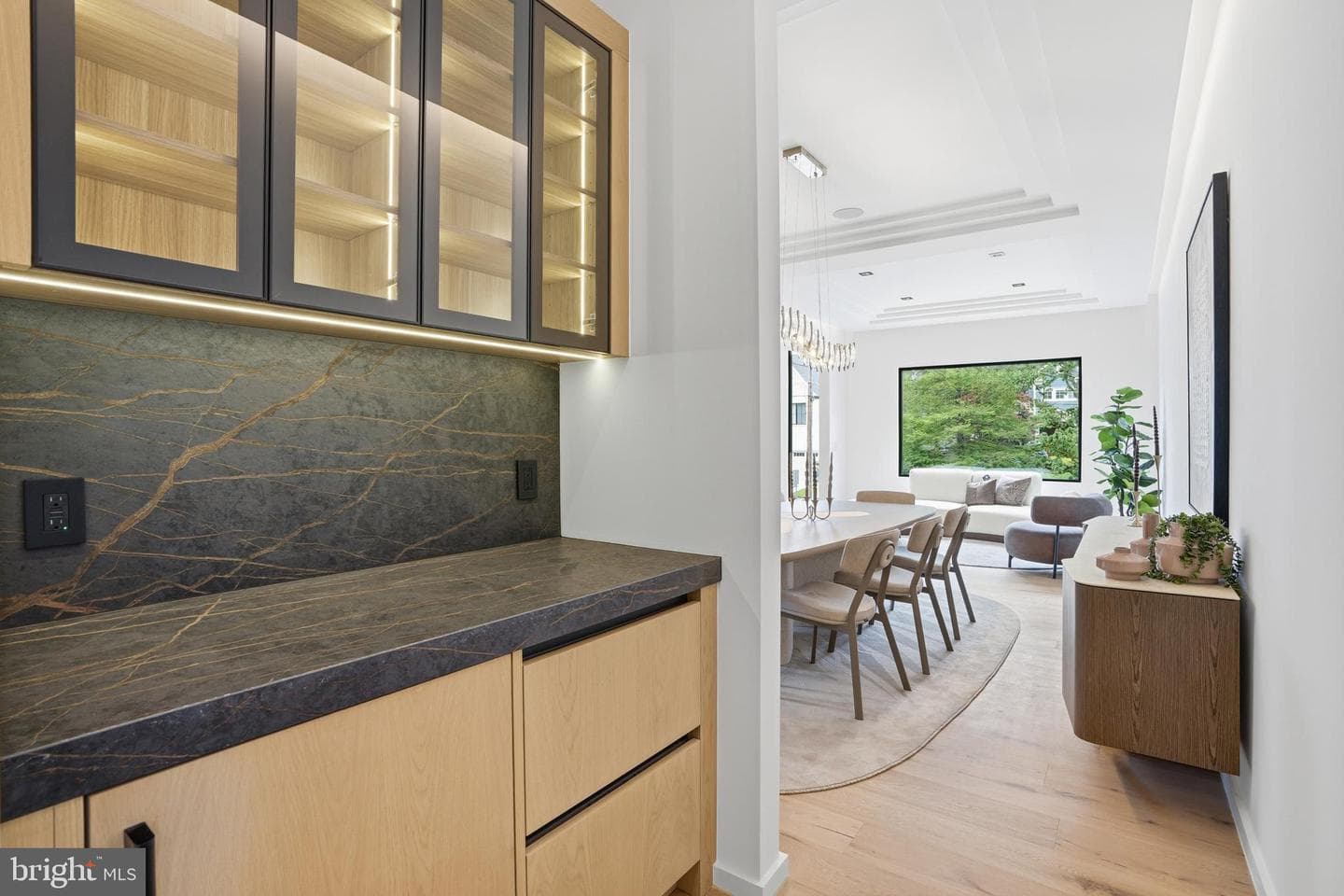 1803 Dumbarton Street photo 17
