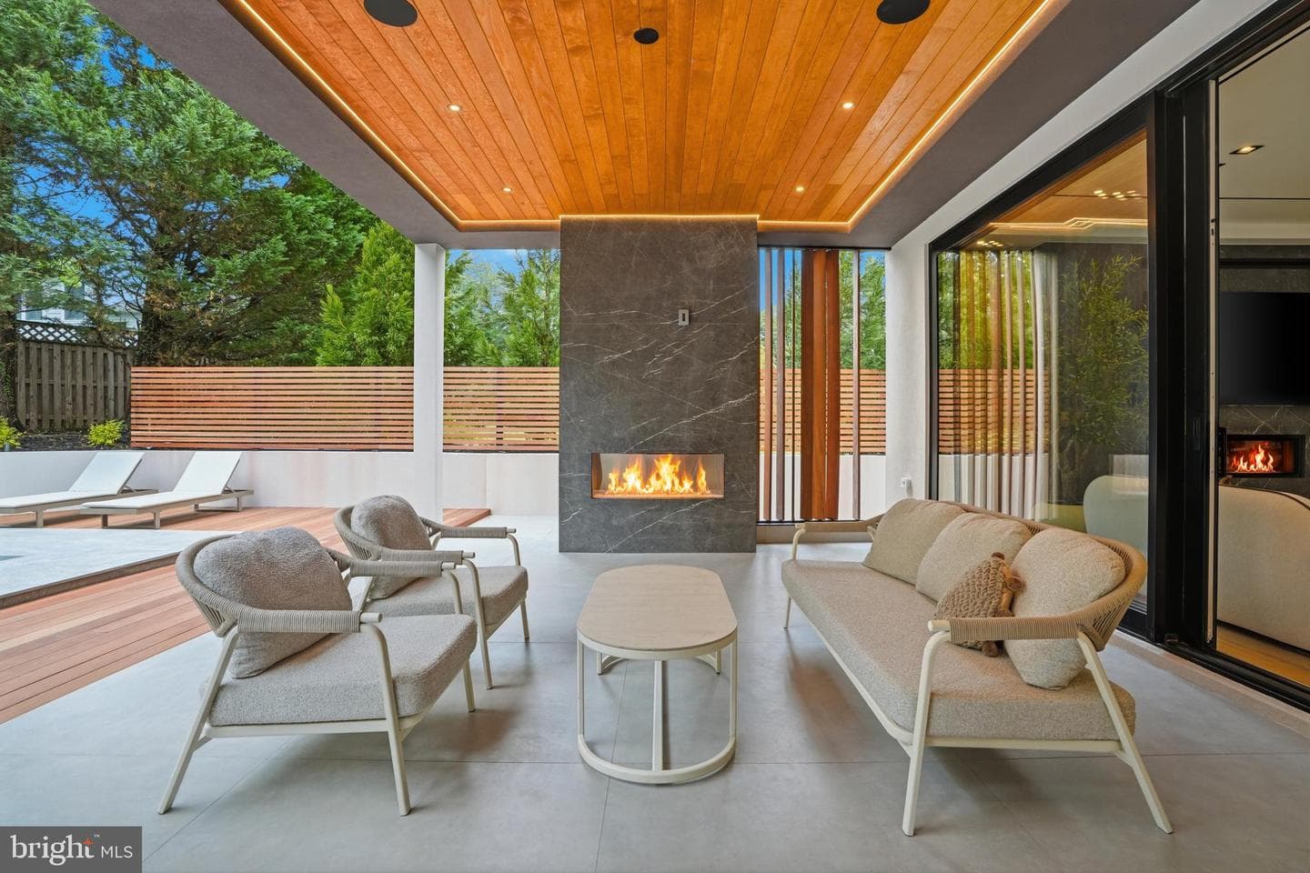1803 Dumbarton Street photo 44