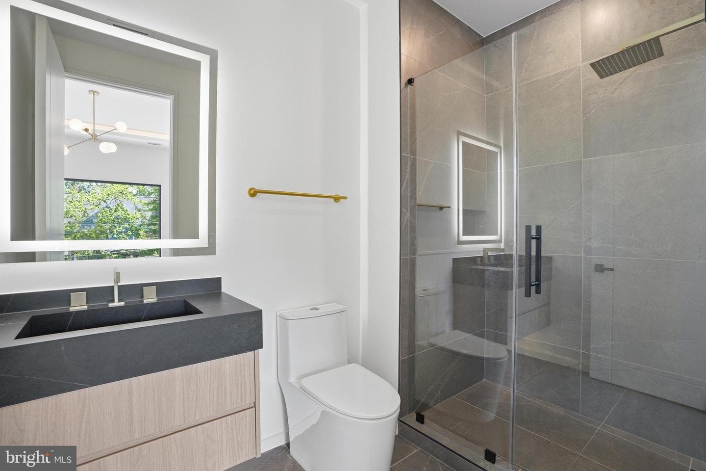 1803 Dumbarton Street photo 51