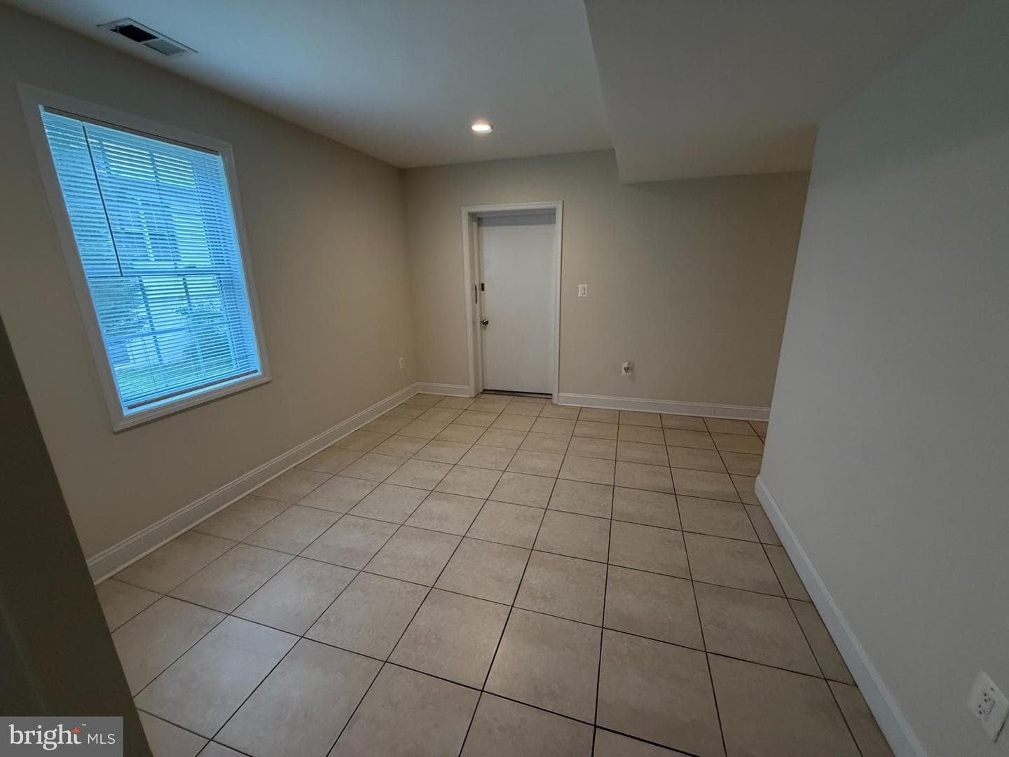 2923 Fairhill Road photo 34