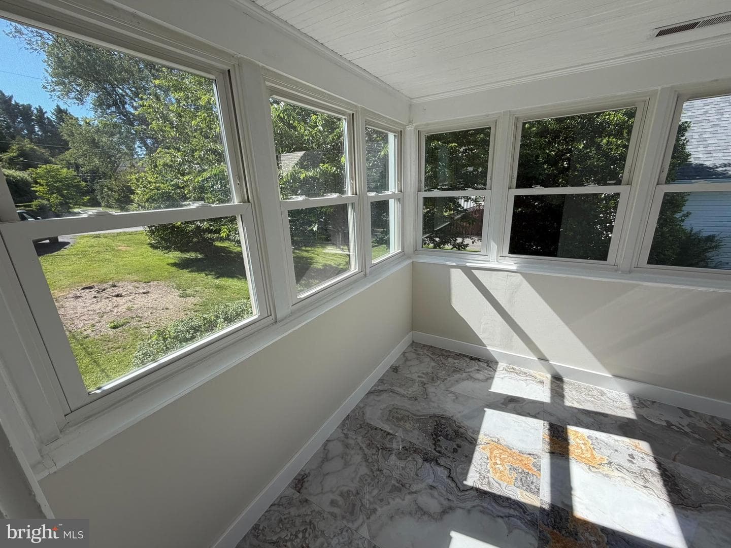 2923 Fairhill Road photo 9