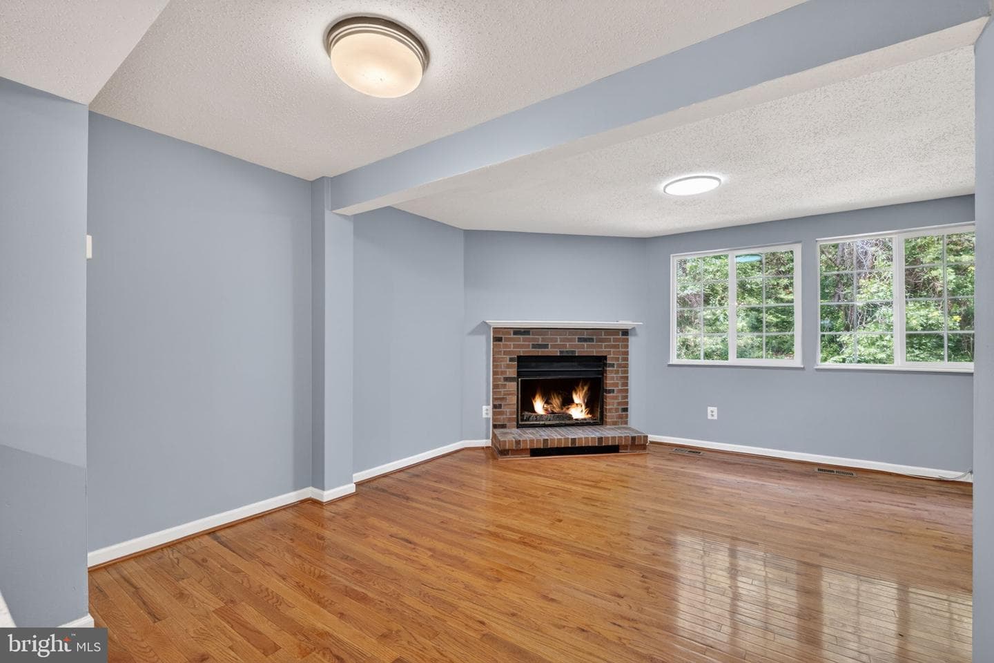 6844 Heatherway Court photo 3