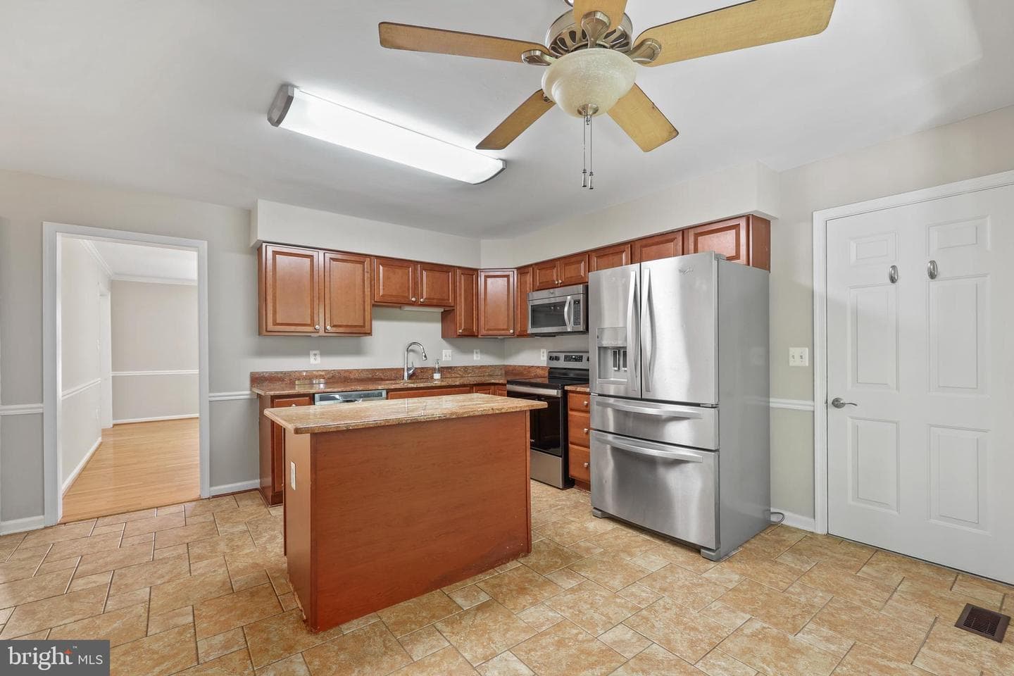 909 Broad Oaks Drive photo 12