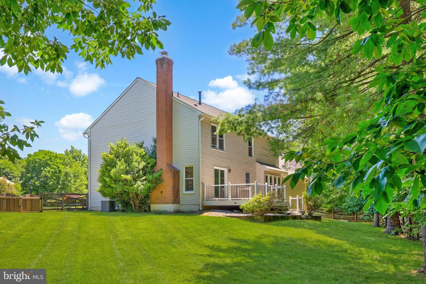 909 Broad Oaks Drive photo 36