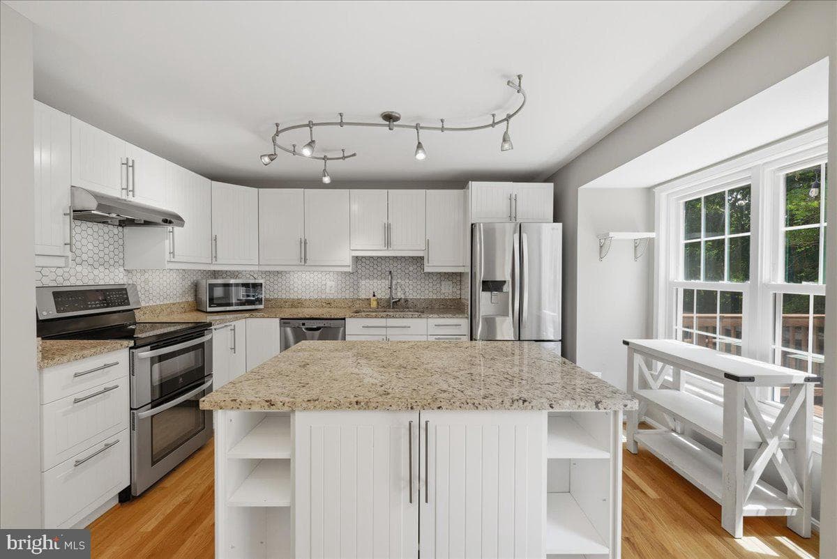 6452 Brickleigh Court photo 6