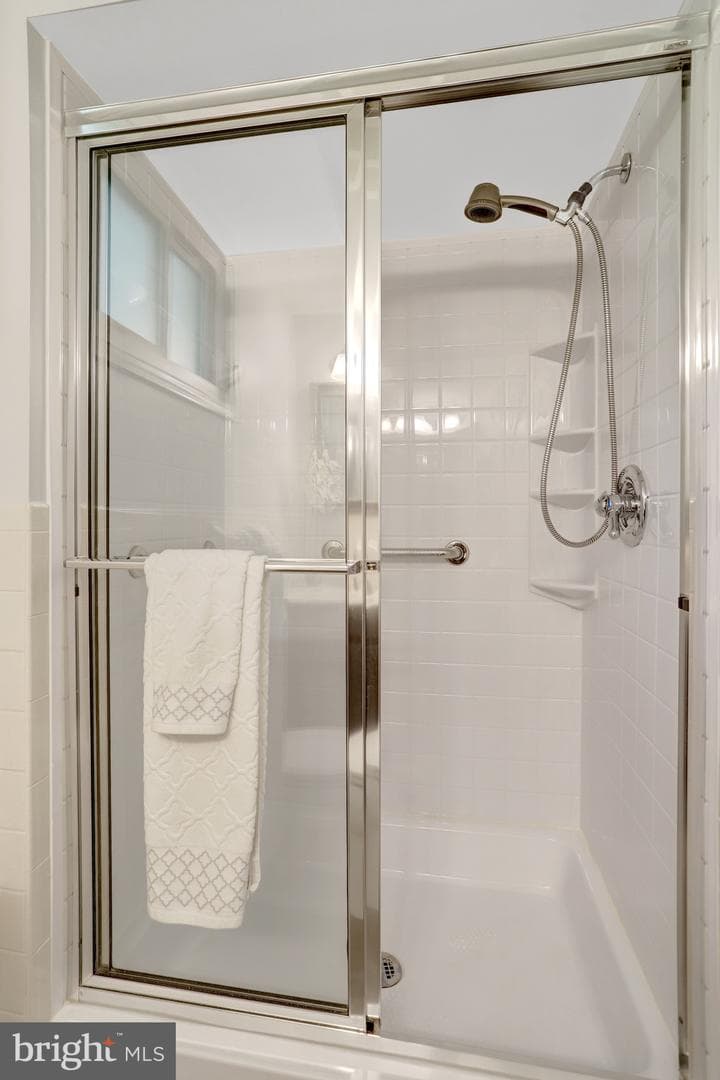 8916 Moreland Lane photo 37