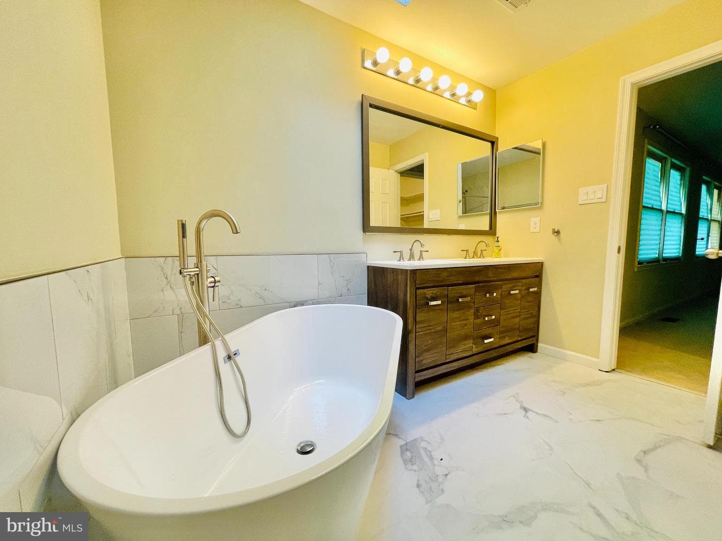 7227 Devereux Court photo 16