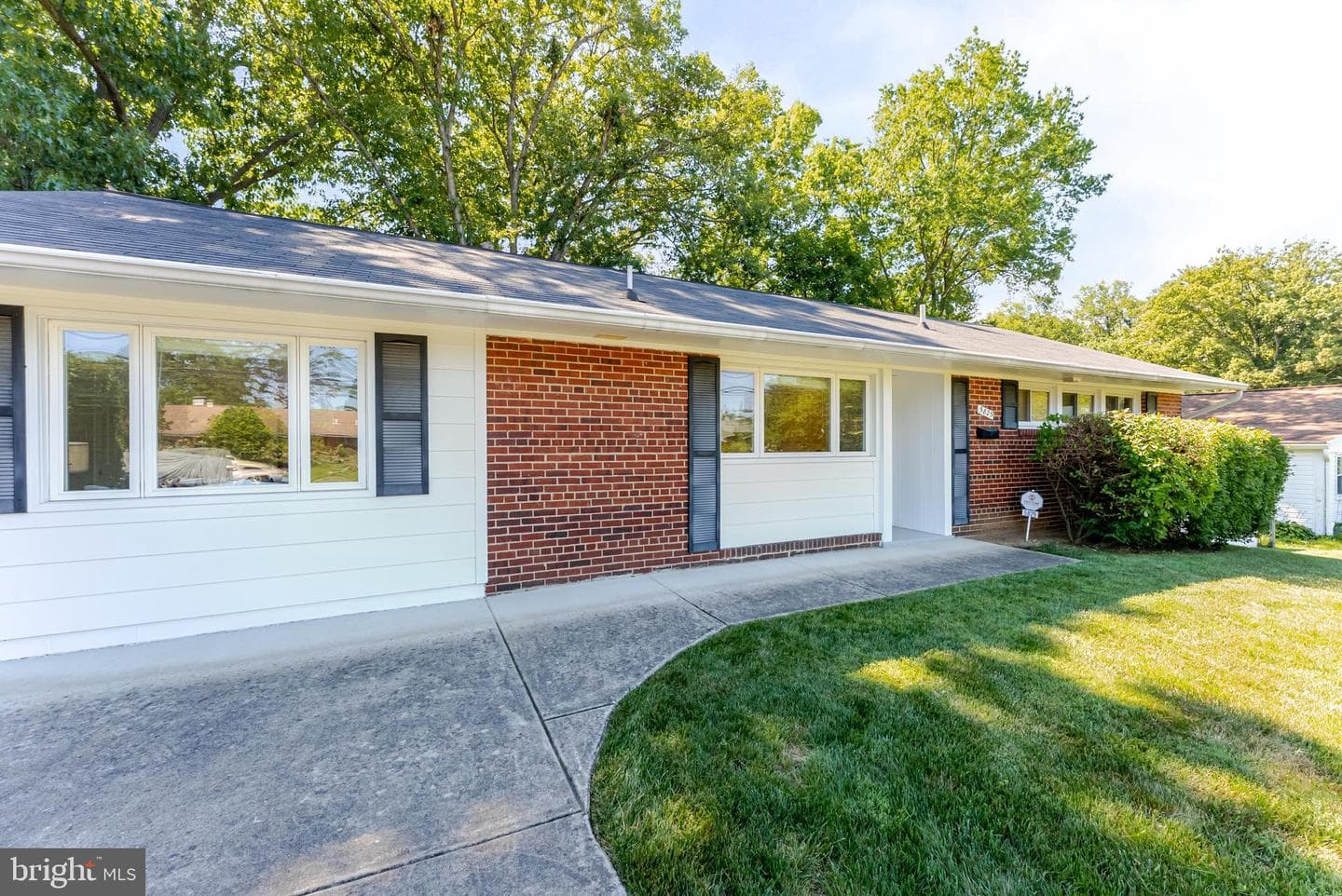 5825 Atteentee Road photo 30