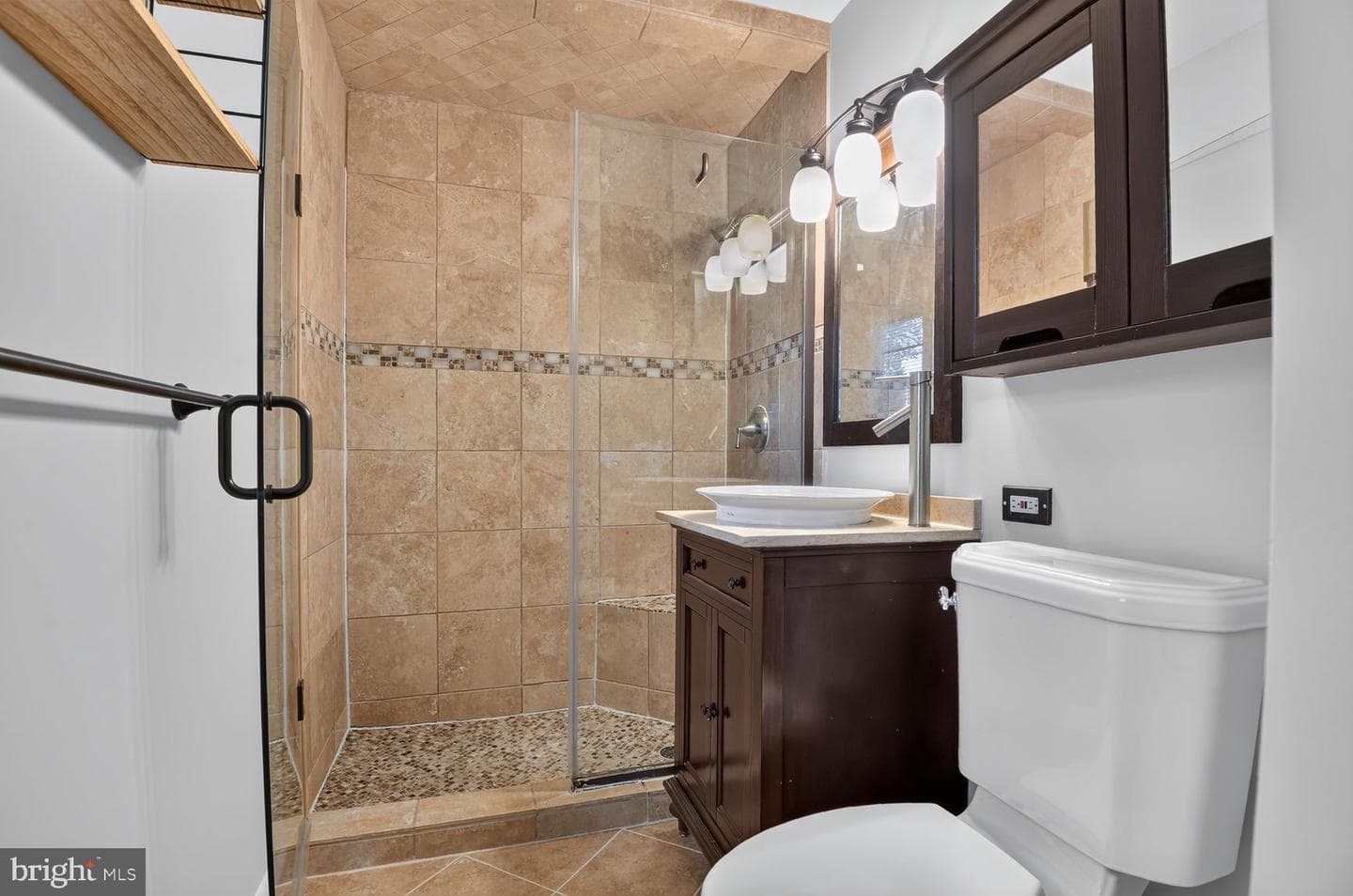 2542 Hillsman Street photo 13