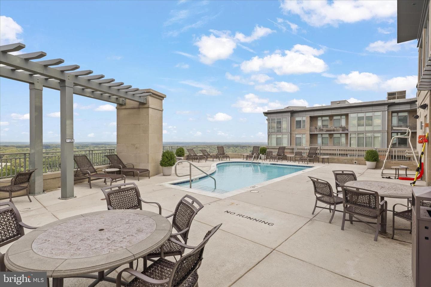 8220 Crestwood Heights Drive #206 photo 27