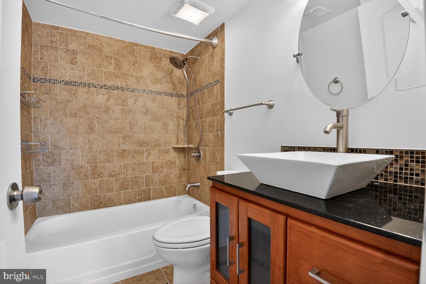 9702 Kingsbridge Drive #302 photo 11
