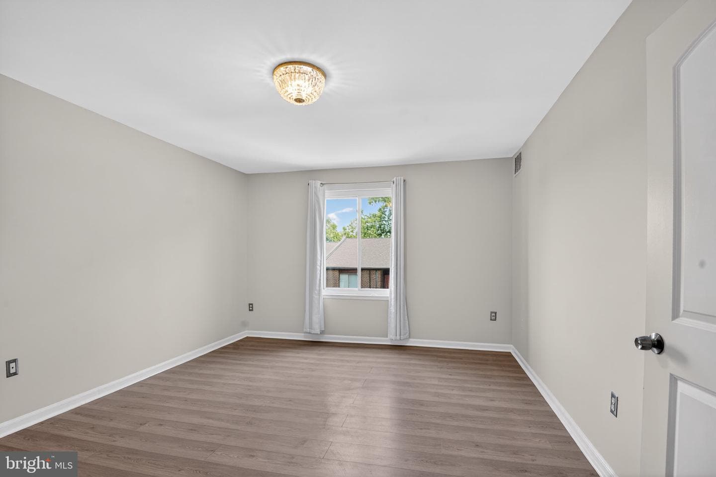 9702 Kingsbridge Drive #302 photo 14