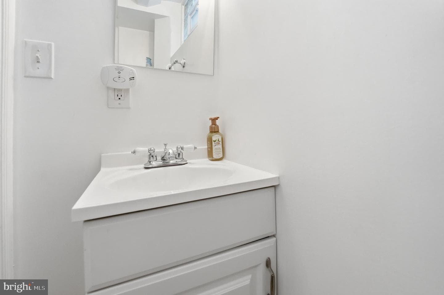 5209 Milland Street photo 37