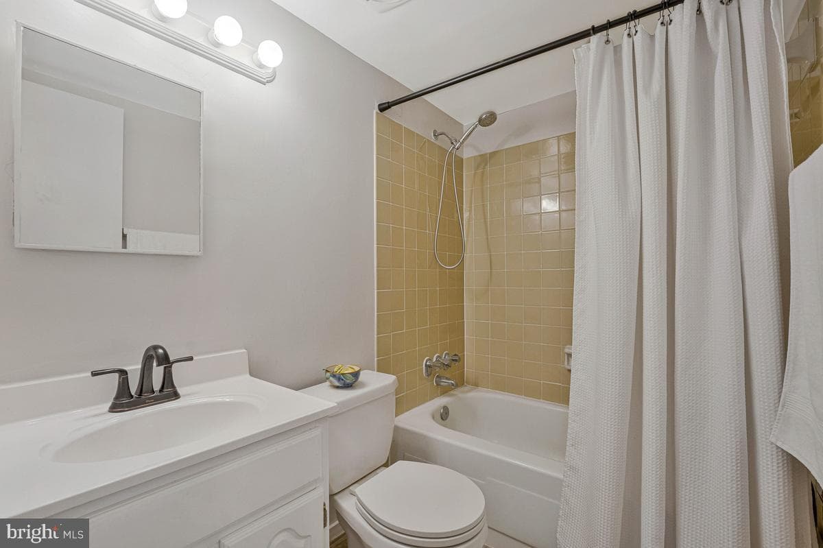 1663 Parkcrest Circle #200 photo 26