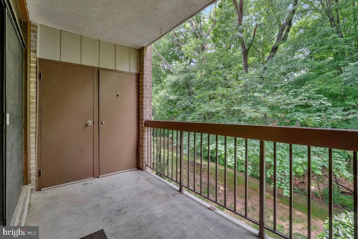 1663 Parkcrest Circle #200 photo 29