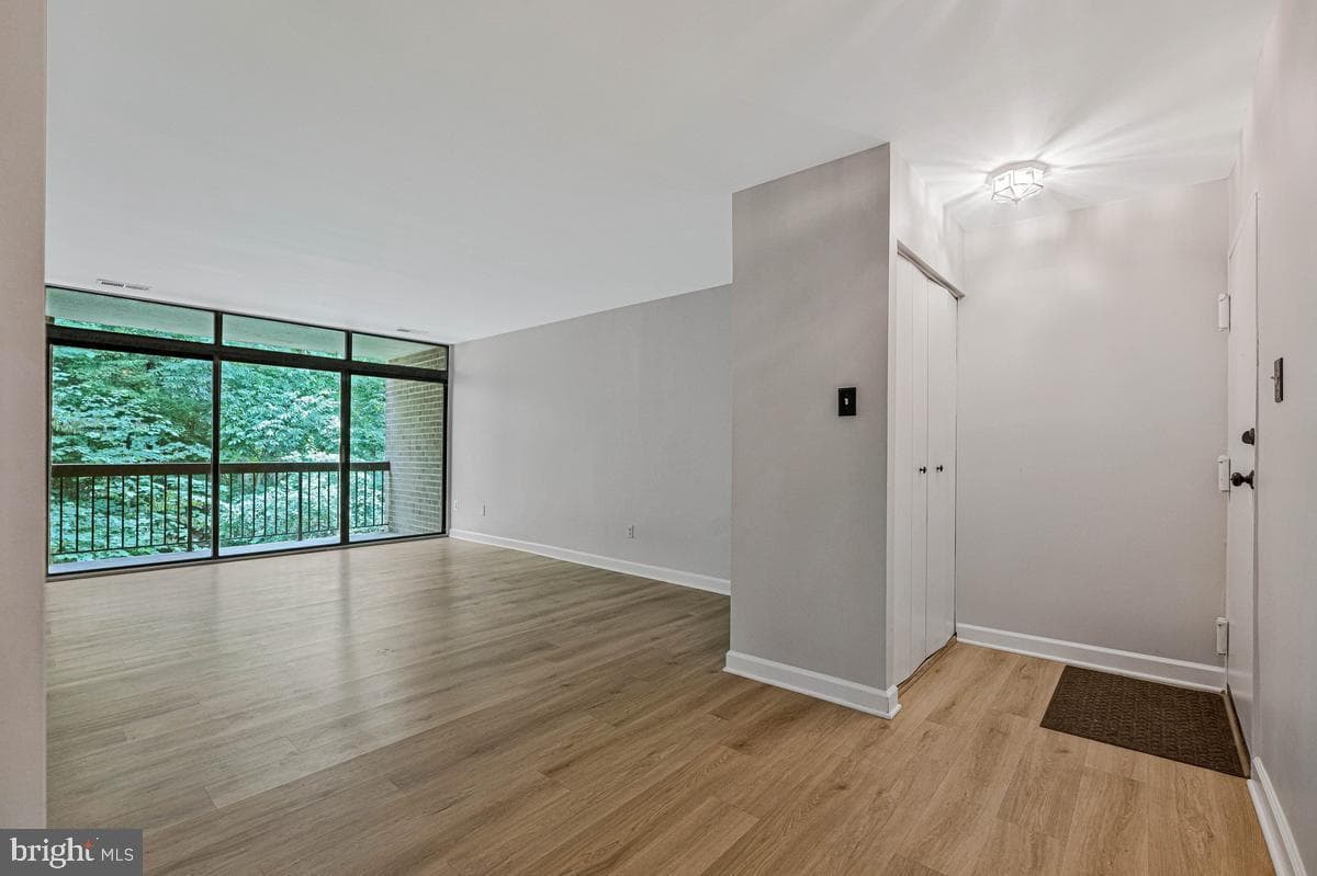 1663 Parkcrest Circle #200 photo 5