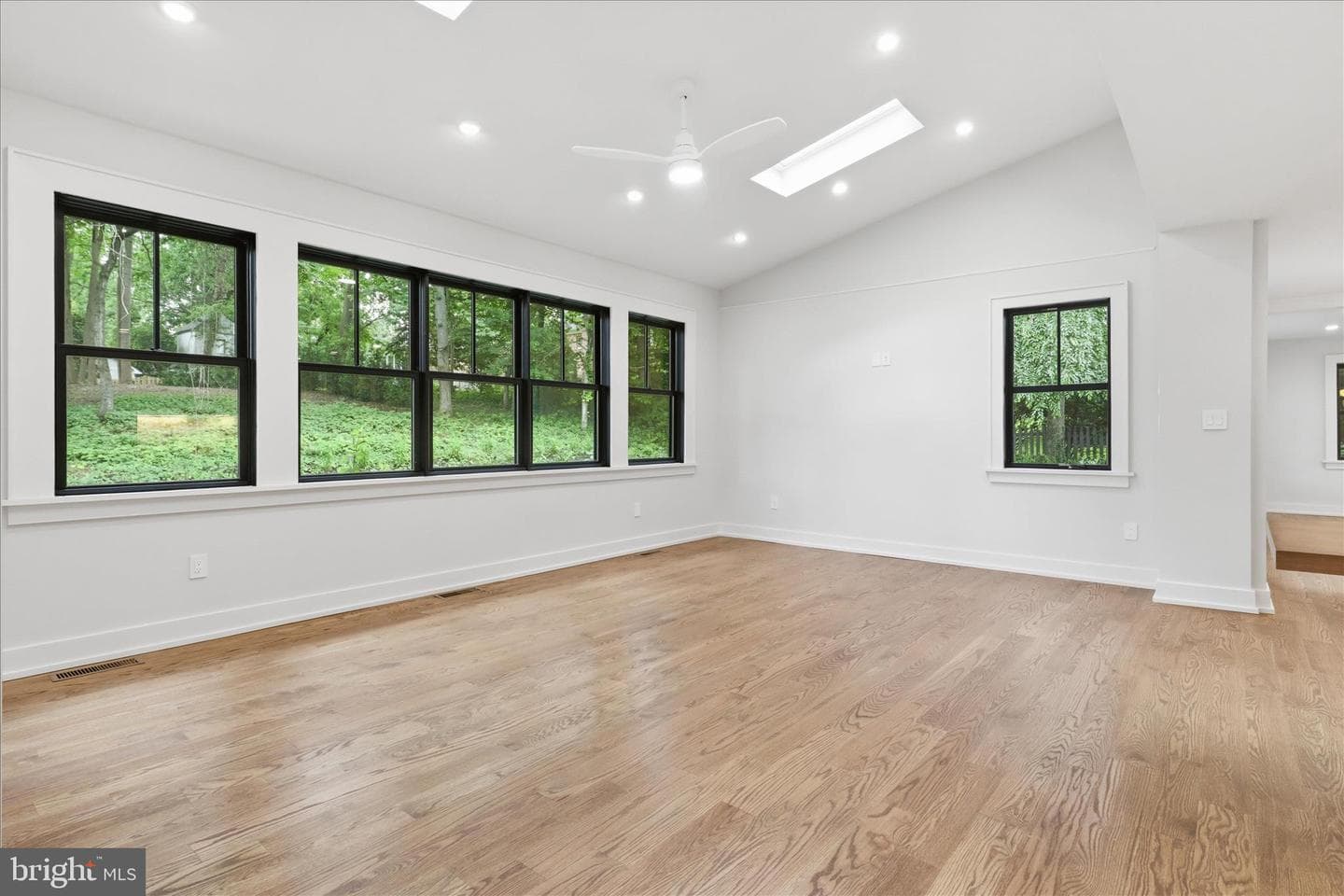5921 Chesterbrook Road photo 24
