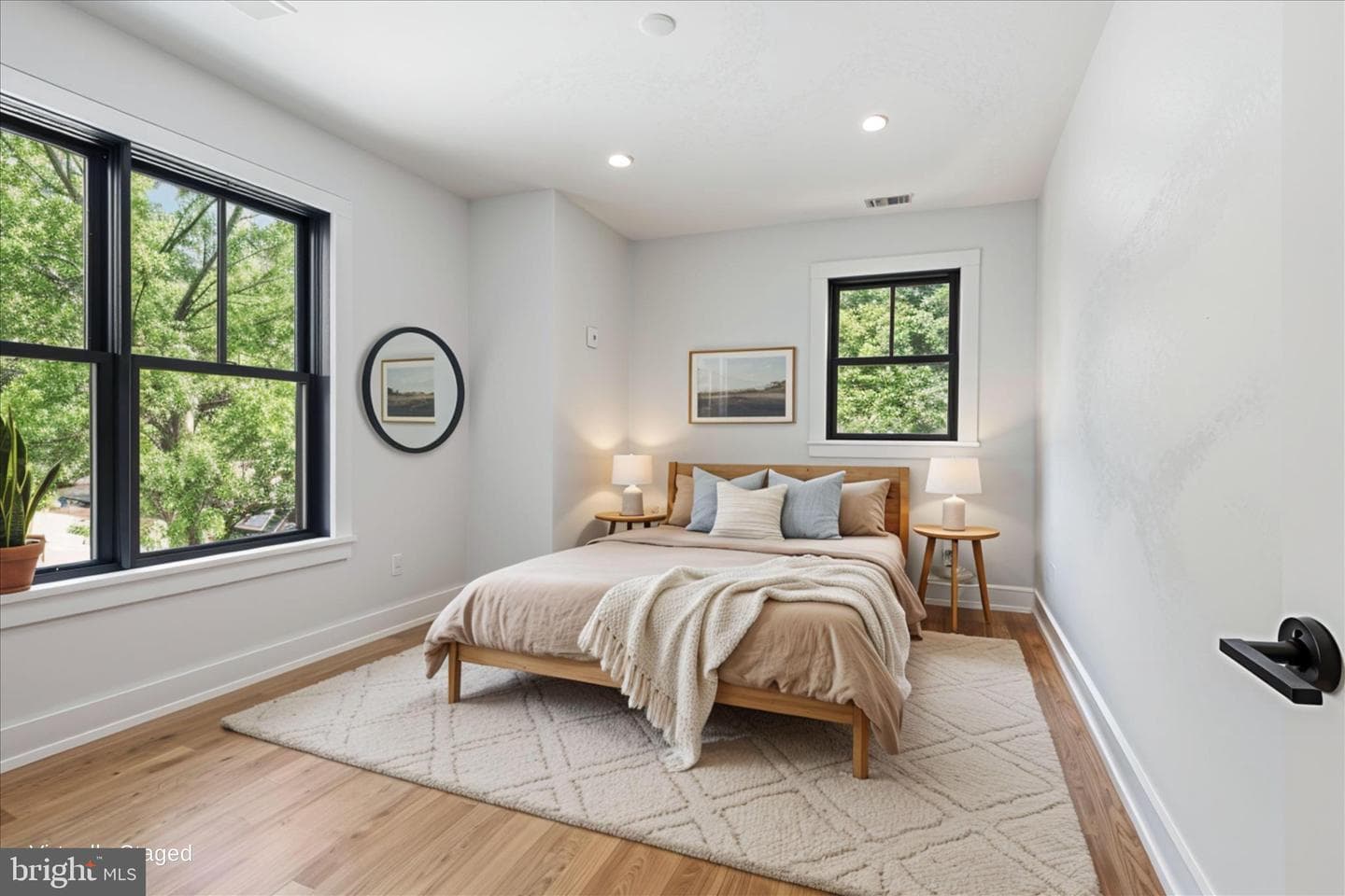 5921 Chesterbrook Road photo 55