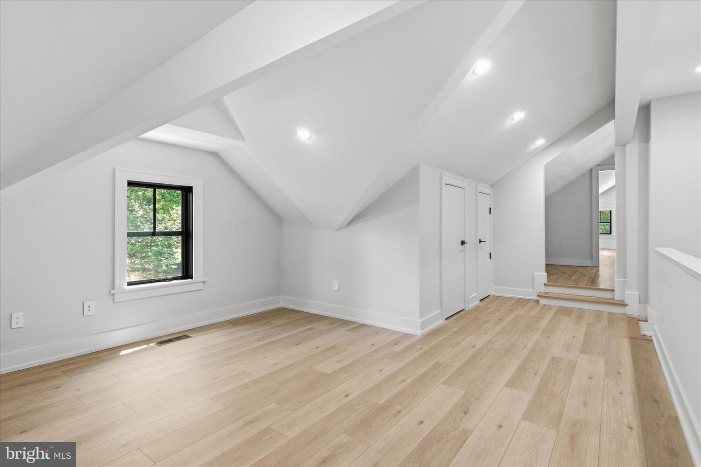 5921 Chesterbrook Road photo 68