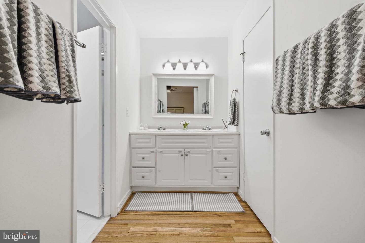 3131 Guysborough Drive photo 33