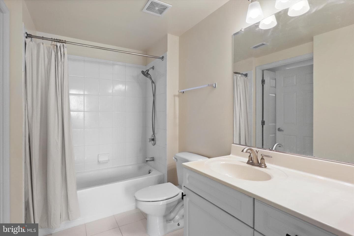 2726 Gallows Road #1506 photo 16