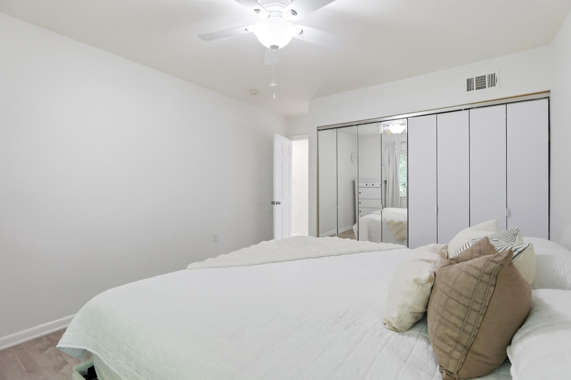 2260 Covent Gardens Court photo 22