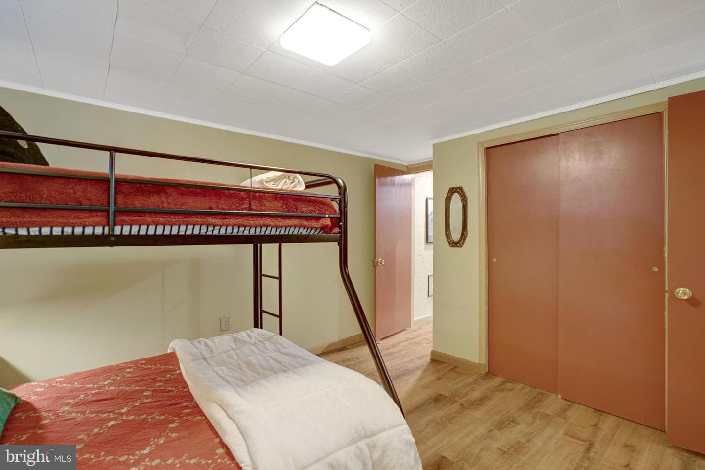 8640 Victoria Road photo 54