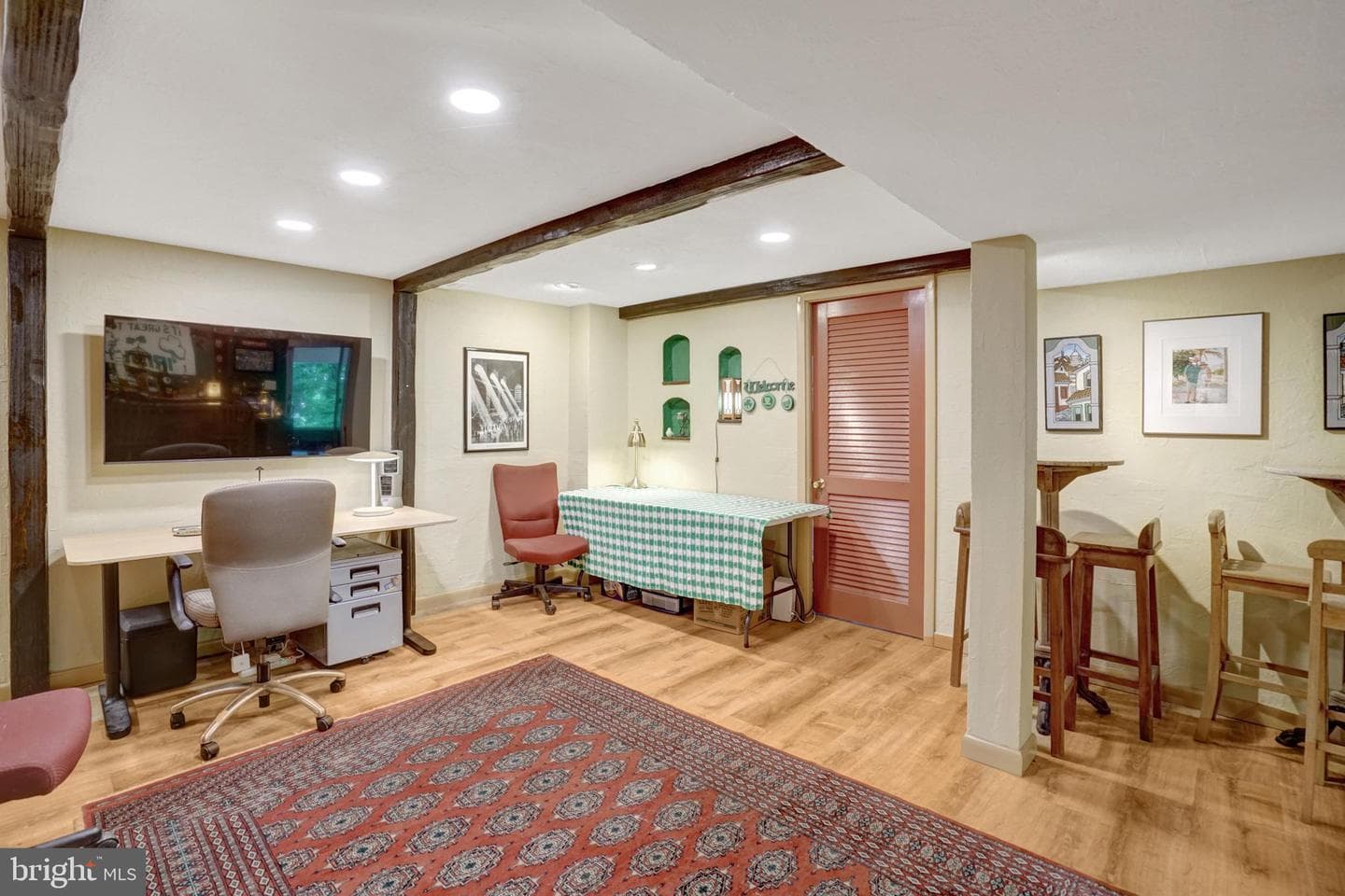8640 Victoria Road photo 58