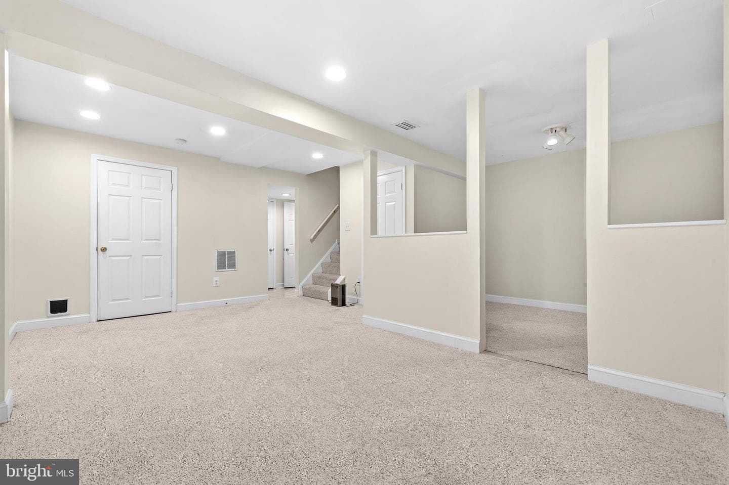 6016 Rockton Court photo 32