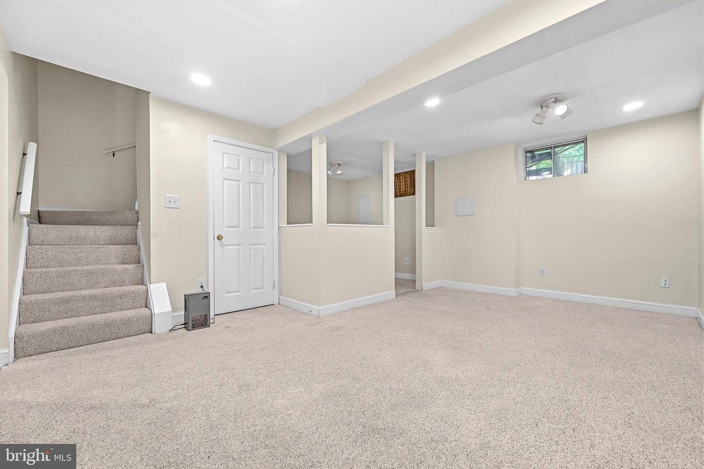 6016 Rockton Court photo 33
