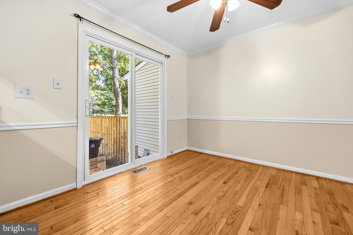 6016 Rockton Court photo 9