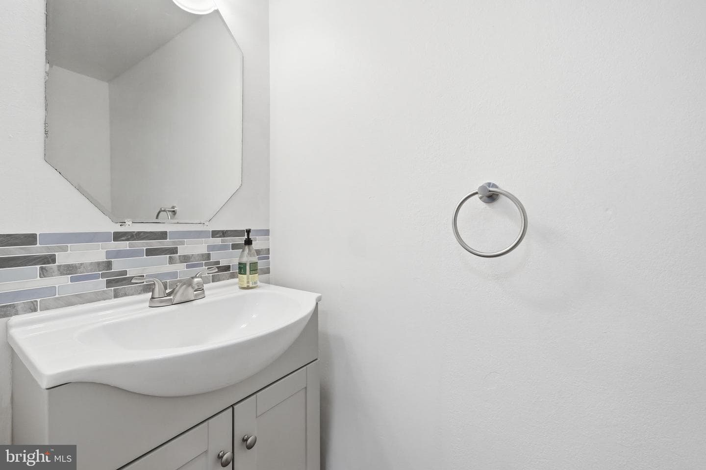 8260 Getty Court photo 7