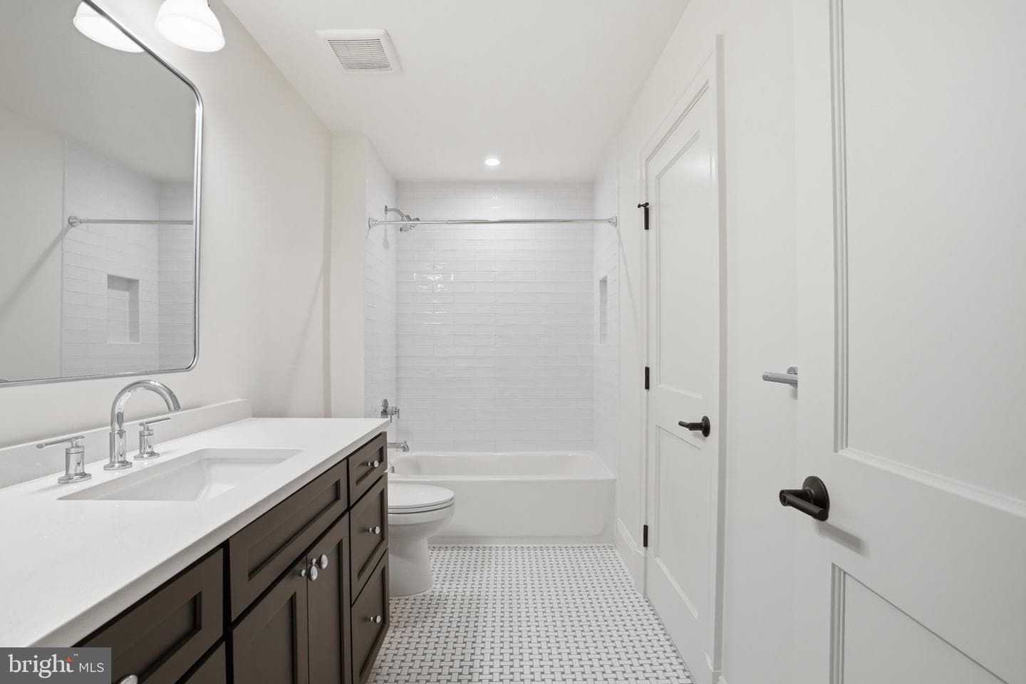 5840 Hilldon Street photo 90