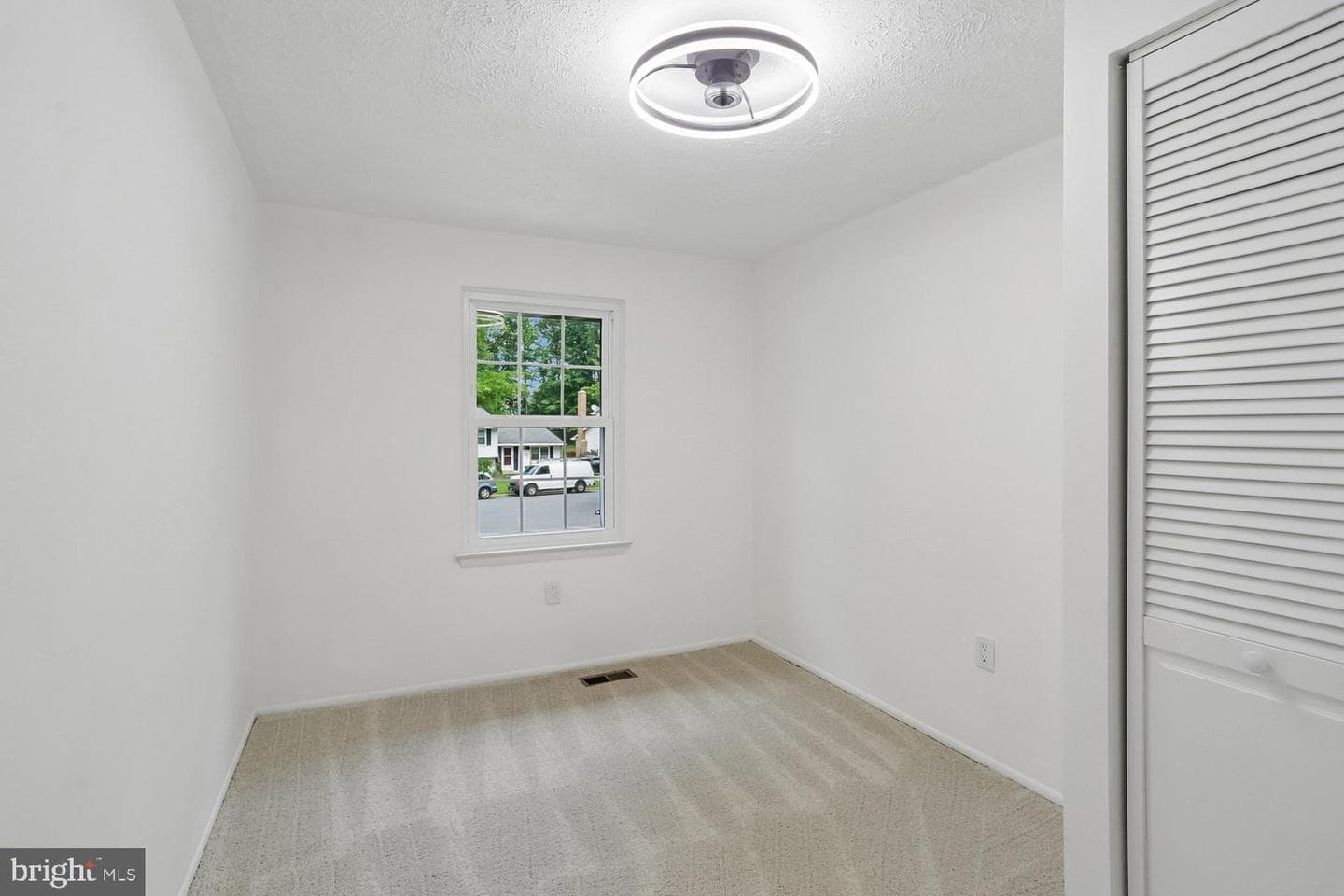 5706 Oak Apple Court photo 36