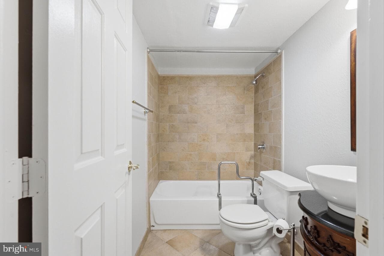 7035 Kings Manor Drive photo 49