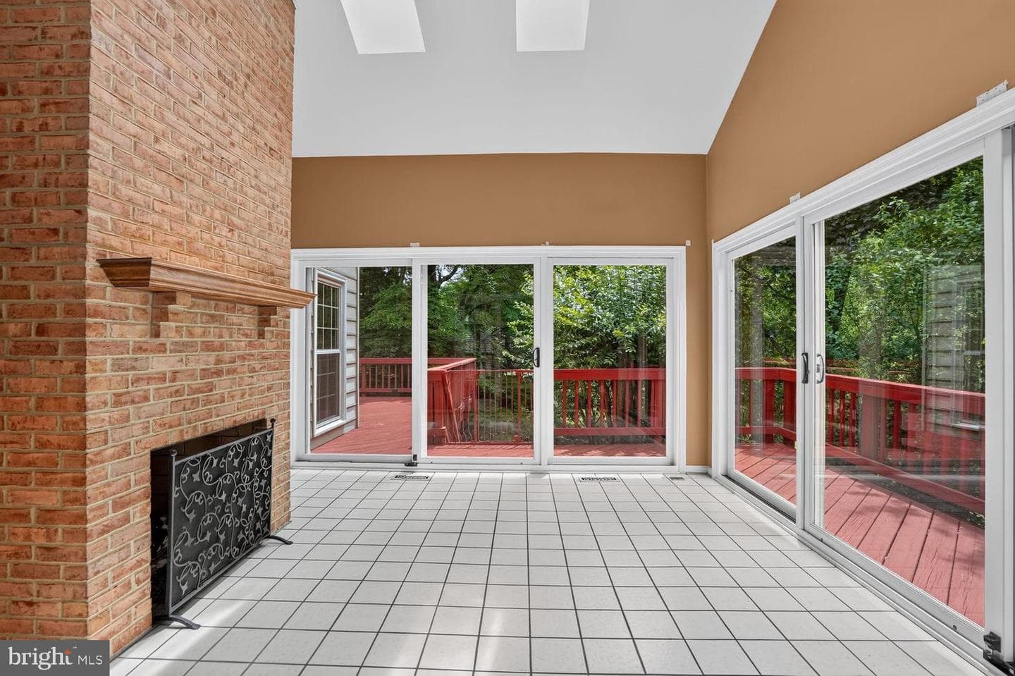 9105 Oak Chase Court photo 4